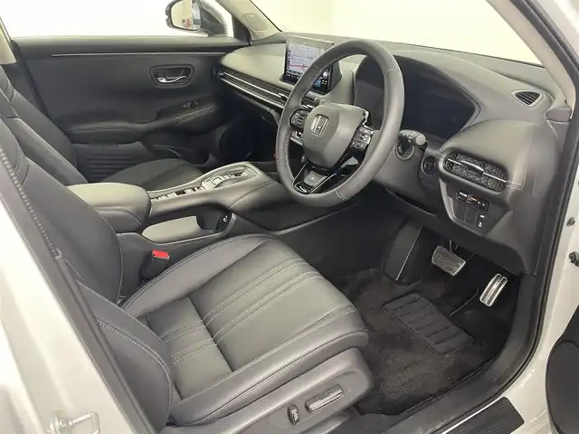ホンダ ＺＲ－Ｖ ハイブリッド e:HEV Z 埼玉県 2024(令6)年 0.6万km プラチナホワイトパール Honda　CONNECT 9インチナビディスプレー/地デジフルセグ/ホンダセンシング　/ブラック本革シート　/運転席8ウェイ助手席4ウェイパワーシート　/運転席＆助手席シートヒーター/ハンズフリーアクセスパワーテールゲート/BOSEプレミアムサウンドシステム　/後退出庫サポート/マルチビューカメラシステム　/ブラインドスポットインフォメーション　/ETC2.0車載器ナビ連動/ワイヤレス充電器/純正ドライブレコーダー前後/LEDヘッドライト/前後コーナーセンサー/純正18インチアルミホイール