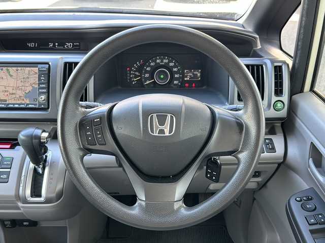 ホンダ ステップワゴン G Lパッケージ 鳥取県 2010(平22)年 11.2万km プレミアムヒダマリアイボリーパール 純正キーレス/両側パワースライド/純正HDDインターナビ/ワンセグ・MSV/バックカメラ/リアクーラー/ビルトインETC/保証書。取説
