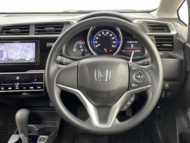 ホンダ フィット 13G F 新潟県 2018(平30)年 6.7万km タフホワイトⅡ ホンダセンシング/社外ナビ/　　SD/iPod/BT/FM/AM/レーダークルーズコントロール/ウィンカーミラー/電格ミラー/オートエアコン/アイドリングストップ/スマートキー/ETC