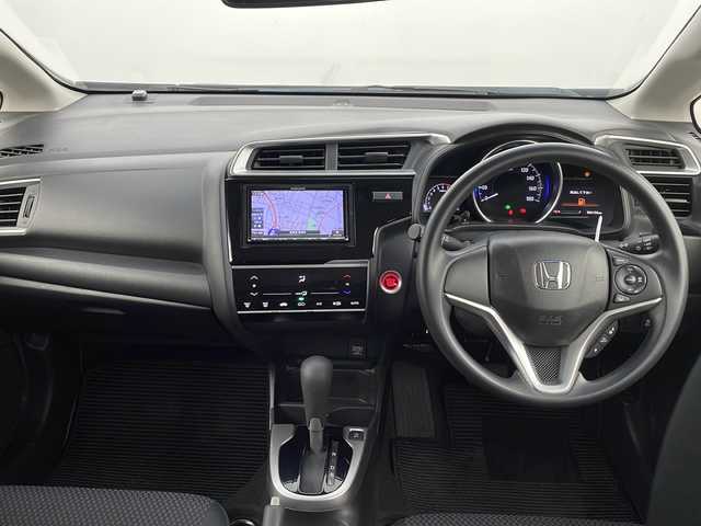 ホンダ フィット 13G F 新潟県 2018(平30)年 6.7万km タフホワイトⅡ ホンダセンシング/社外ナビ/　　SD/iPod/BT/FM/AM/レーダークルーズコントロール/ウィンカーミラー/電格ミラー/オートエアコン/アイドリングストップ/スマートキー/ETC