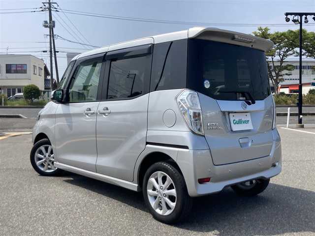 日産 デイズ ルークス ハイウェイスターX 鳥取県 2018(平30)年 6.2万km スターリングシルバーM 4・W・D/ワンオーナー/純正CDオーディオ/社外ポータブルナビ/ワンセグ/アラウンドビューモニター/エマージェンシーブレーキ/レーンキープアシスト/片側パワースライドドア/運転席シートヒーター/LEDヘットライト/フォグライト/純正14インチアルミホイール/プッシュエンジンスタート/アイドリングストップ