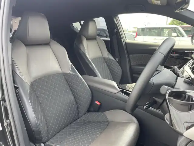 トヨタ Ｃ－ＨＲ G－T 神奈川県 2020(令2)年 5万km ブラックマイカ ９インチ純正ナビ　/バックカメラ　/ＴＲＤフルエアロ（フロントスポイラーLED付）/TRDトランクスポイラー/ドレスアップマフラー/TRDフロントバンパーガーニッシュ/TRDフォグガーニッシュ/Ｂｌｕｅｔｏｏｔｈ　ＤＶＤ　ＣＤ　/フルセグＴＶ　/ＥＴＣ２．０　/シートヒーター　/ＬＥＤヘッドライト　/フォグランプ　/ローダウンスプリング　/スマートキー/社外ドリンクホルダー/トヨタセーフティーセンス