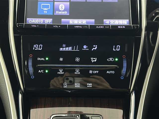 トヨタ ハリアー プレミアム 愛知県 2016(平28)年 8.9万km ブラック 禁煙車/純正9インチナビ/（CD/DVD/Bluetooth/フルセグTV/SD）/バックカメラ/レーンキープアシスト/オートマチックハイビーム/クルーズコントロール/電動リアゲート/パワーシート/ETC/ドライブレコーダー/スマートキー/プッシュスタート/LEDヘッドライト/純正18インチアルミホイール/純正フロアマット/横滑り防止装置