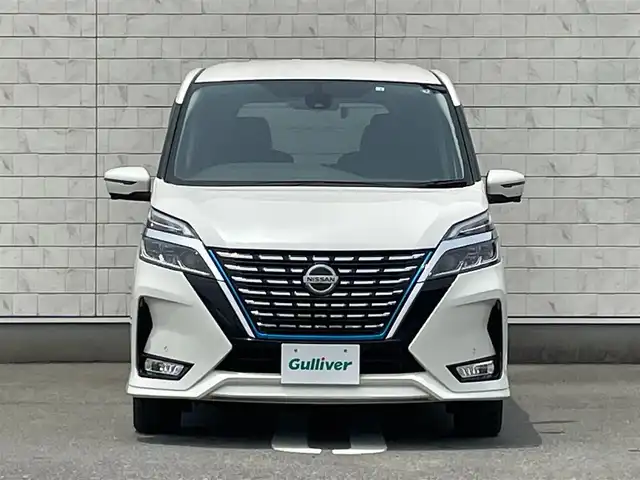 日産 セレナ e－パワー ハイウェイスター V 福岡県 2020(令2)年 5.3万km ブリリアントホワイトパール 純正10型SDナビ(フルセグTV/CD/DVD/BT)アラウンドビューモニタープロパイロットエマージェンシーブレーキコーナーセンサーBSMドラレコETCシートヒーターハンドルヒーターUSBポート純正LEDヘッドライト純正16インチアルミホイール純正フロアマットスマートキープッシュスタート