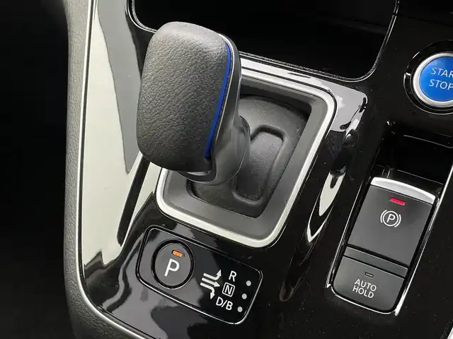 日産 セレナ e－パワー ハイウェイスター V 福岡県 2020(令2)年 5.3万km ブリリアントホワイトパール 純正10型SDナビ(フルセグTV/CD/DVD/BT)アラウンドビューモニタープロパイロットエマージェンシーブレーキコーナーセンサーBSMドラレコETCシートヒーターハンドルヒーターUSBポート純正LEDヘッドライト純正16インチアルミホイール純正フロアマットスマートキープッシュスタート
