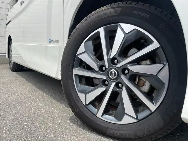 日産 セレナ e－パワー ハイウェイスター V 福岡県 2020(令2)年 5.3万km ブリリアントホワイトパール 純正10型SDナビ(フルセグTV/CD/DVD/BT)アラウンドビューモニタープロパイロットエマージェンシーブレーキコーナーセンサーBSMドラレコETCシートヒーターハンドルヒーターUSBポート純正LEDヘッドライト純正16インチアルミホイール純正フロアマットスマートキープッシュスタート