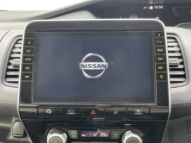 日産 セレナ e－パワー ハイウェイスター V 福岡県 2020(令2)年 5.3万km ブリリアントホワイトパール 純正10型SDナビ(フルセグTV/CD/DVD/BT)アラウンドビューモニタープロパイロットエマージェンシーブレーキコーナーセンサーBSMドラレコETCシートヒーターハンドルヒーターUSBポート純正LEDヘッドライト純正16インチアルミホイール純正フロアマットスマートキープッシュスタート