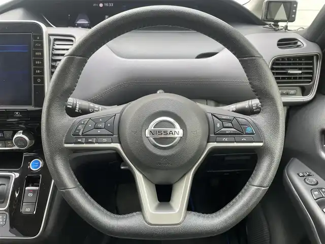 日産 セレナ e－パワー ハイウェイスター V 福岡県 2020(令2)年 5.3万km ブリリアントホワイトパール 純正10型SDナビ(フルセグTV/CD/DVD/BT)アラウンドビューモニタープロパイロットエマージェンシーブレーキコーナーセンサーBSMドラレコETCシートヒーターハンドルヒーターUSBポート純正LEDヘッドライト純正16インチアルミホイール純正フロアマットスマートキープッシュスタート