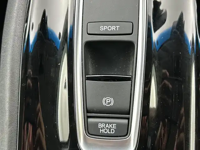 ホンダ ヴェゼル ハイブリッド Z ホンダセンシング 愛知県 2020(令2)年 1.9万km クリスタルブラックパール 純正ナビ/・Bluetooth/・CD/DVD/・フルセグテレビ/・SD音楽録音/バックカメラ/シートヒーター/パワーシート/オートマチックハイビーム/衝突軽減ブレーキ/レーンキープアシスト/レーダークルーズコントロール/ドライブレコーダー/ビルトインETC/LEDヘッドライト