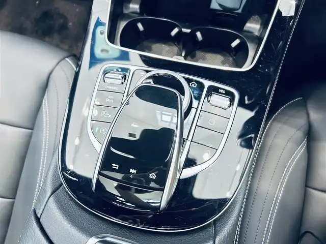 メルセデス・ベンツ Ｅ２２０ｄ アバンギャルド AMGライン 大阪府 2020(令2)年 3.6万km イリジウムシルバー ワンオーナー/レザーエクスクルーシブP/レーダーセーフティP/サンルーフ/HUD/ACC/ブルメスター/黒革/メモリ付きパワーシート/シートヒーター/純正ナビ/TV/360度カメラ/applecarplay/純正19インチAW/LEDヘッドライト/アンビエントライト/電動リアゲート/ブラインドスポット/ETC/レーダー探知機/パフュームアトマイザー