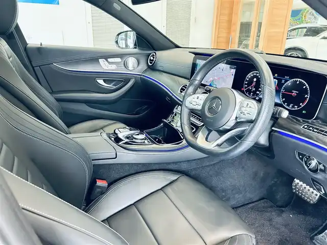 メルセデス・ベンツ Ｅ２２０ｄ アバンギャルド AMGライン 大阪府 2020(令2)年 3.6万km イリジウムシルバー ワンオーナー/レザーエクスクルーシブP/レーダーセーフティP/サンルーフ/HUD/ACC/ブルメスター/黒革/メモリ付きパワーシート/シートヒーター/純正ナビ/TV/360度カメラ/applecarplay/純正19インチAW/LEDヘッドライト/アンビエントライト/電動リアゲート/ブラインドスポット/ETC/レーダー探知機/パフュームアトマイザー