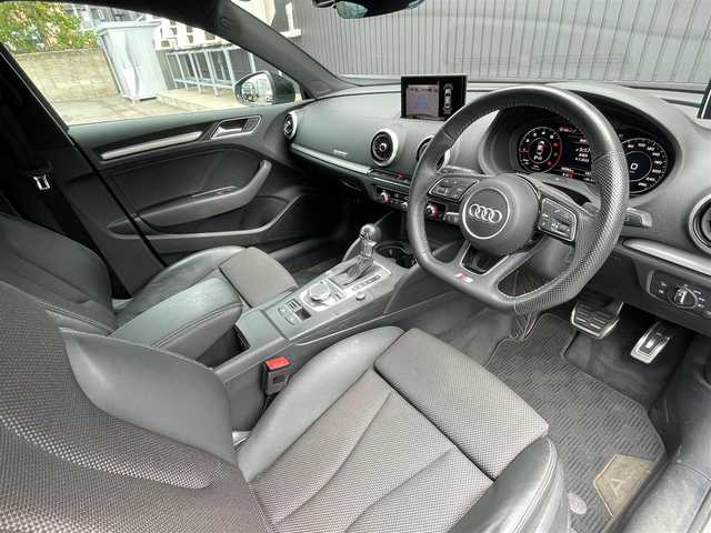 アウディ Ａ３ セダン 40TFSI クワトロ スポーツ 青森県 2019(令1)年 4.9万km ミトスブラックメタリック 4WD/純正メモリーナビ/（TV/Bt/AM/FM/USB/AUX)/ハーフレザーシート/バーチャルコックピット/前後ドラレコ/ACC/シートヒーター/D席パワーシート/前後コーナーセンサー/アイドリングストップ/パドルシフト/ETC2.0/LEDヘッドライト/オートライト/バックカメラ/エアバックW/サイド/カーテン/横滑り防止/ABS/取扱説明書/保証書/点検記録簿　R2/R3/R4/R5/R6