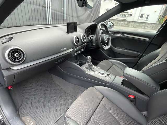 アウディ Ａ３ セダン 40TFSI クワトロ スポーツ 青森県 2019(令1)年 4.9万km ミトスブラックメタリック 4WD/純正メモリーナビ/（TV/Bt/AM/FM/USB/AUX)/ハーフレザーシート/バーチャルコックピット/前後ドラレコ/ACC/シートヒーター/D席パワーシート/前後コーナーセンサー/アイドリングストップ/パドルシフト/ETC2.0/LEDヘッドライト/オートライト/バックカメラ/エアバックW/サイド/カーテン/横滑り防止/ABS/取扱説明書/保証書/点検記録簿　R2/R3/R4/R5/R6