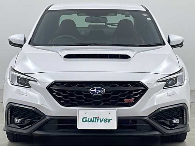 スバル ＷＲＸ Ｓ４ STIスポーツR EX 道央・札幌 2023(令5)年 1.1万km セラミックホワイト ・11.6インチセンターインフォメーションディスプレイ&/インフォテインメントシステム&BT&USB&AppleCarPlay&Android Auto/・ディスプレイオーディオ/・デジタルマルチビューモニター/・アイサイトセーフティプラス/・全車速追従機能付クルーズコントロール/・プリクラッシュブレーキ/・前側方プリクラッシュブレーキ/・前側方警戒アシスト/・後退時ブレーキアシスト/・AT誤発進抑制制御&AT誤後進抑制制御/・ツーリングアシスト/・車線逸脱抑制/・ふらつき警報/・先行車発進お知らせ機能/・青信号お知らせ機能/・後退時支援/・ブラインドスポットモニター/・エマージェンシーレーンキープアシスト/・ドライバーモニタリングシステム/・アクティブレーンチェンジアシスト/・エマージェンシーストップシグナル/・SUBARU STARLINK/・ビークルダイナミクスコントロール/・SI-DRIVE/・ドライブモードセレクト/・パドルシフト/・前席シートヒーター/・運転席&助手席パワーシート/・運転席シートポジションメモリー機能/・レザーシート/・ビルトインETC2.0/・ステアリング連動ヘッドランプ/・LEDヘッドライト/・オートライト/・スマートキー
