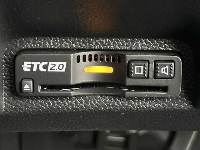 ホンダ ヴェゼル ハイブリッド e:HEV Z 道央・札幌 2024(令6)年 1万km プレミアムサンライトホワイトパール ・4WD/・寒冷地仕様/・純正メモリナビ/・ビルトインETC/・ホンダセンシング/・バックカメラ/・ドライブレコーダー/・アダプティブクルーズコントロール/・電動リアゲート/・ブラインドスポットモニター/・置くだけ充電/・パドルシフト/・シートヒーター/・ステアリングスイッチ/・電動格納ミラー/・ドアバイザー/・LEDヘッドライト/・オートライト/・オートマチックハイビーム/・純正フロアマット/・純正18インチAW/・保証書/・取扱説明書
