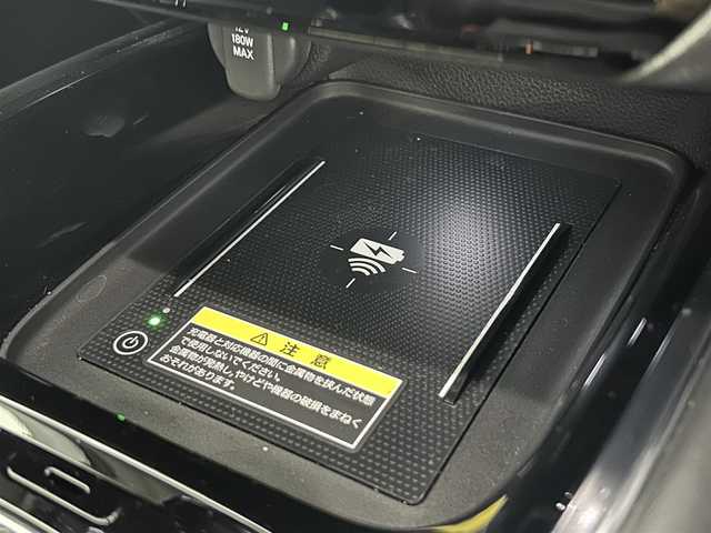 ホンダ ヴェゼル ハイブリッド e:HEV Z 道央・札幌 2024(令6)年 1万km プレミアムサンライトホワイトパール ・4WD/・寒冷地仕様/・純正メモリナビ/・ビルトインETC/・ホンダセンシング/・バックカメラ/・ドライブレコーダー/・アダプティブクルーズコントロール/・電動リアゲート/・ブラインドスポットモニター/・置くだけ充電/・パドルシフト/・シートヒーター/・ステアリングスイッチ/・電動格納ミラー/・ドアバイザー/・LEDヘッドライト/・オートライト/・オートマチックハイビーム/・純正フロアマット/・純正18インチAW/・保証書/・取扱説明書
