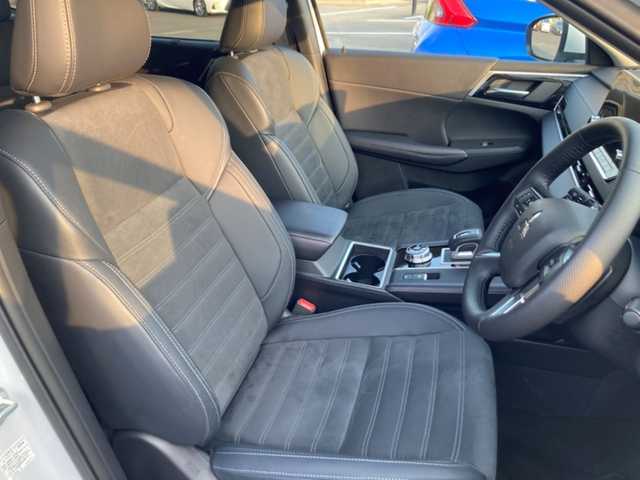 三菱 アウトランダー ＰＨＥＶ G 茨城県 2024(令6)年 0.1万km ホワイトダイヤモンド 純正ナビ/【BT/USB/TV/FM/AM/AppleCarPlay】/フルセグTV/車外カメラ【バック/サイド/全方位】/コーナーセンサー【前後】/オートライト/オートマチックハイビーム/LEDヘッドライト/ダブルエアバッグ/プラグインHV/スマートキー/WAC/追従型クルーズコントロール/パワーシート/ハーフレザー/純正フロアマット/純正アルミホイール