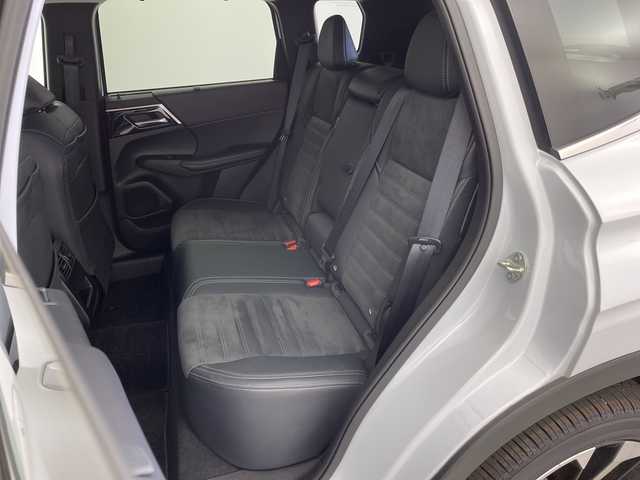 三菱 アウトランダー ＰＨＥＶ G 新潟県 2024(令6)年 0.1万km ホワイトダイヤモンド 純正ナビ/【BT/USB/TV/FM/AM/AppleCarPlay/フルセグTV】/車外カメラ【バック/サイド/全方位】/コーナーセンサー【前後】/追従型クルーズコントロール/衝突軽減防止/横滑り防止/レーンキープアシスト/BSM/LEDヘッドライト/オートライト/オートマチックハイビーム/ダブル＋サイド＋カーテンエアバッグ/プラグインHV/レザーステアリング/ステアリングスイッチ/パドルシフト/スマートキー/AAC/ハーフレザー/パワーシート/前席シートヒーター/純正フロアマット/純正アルミホイール