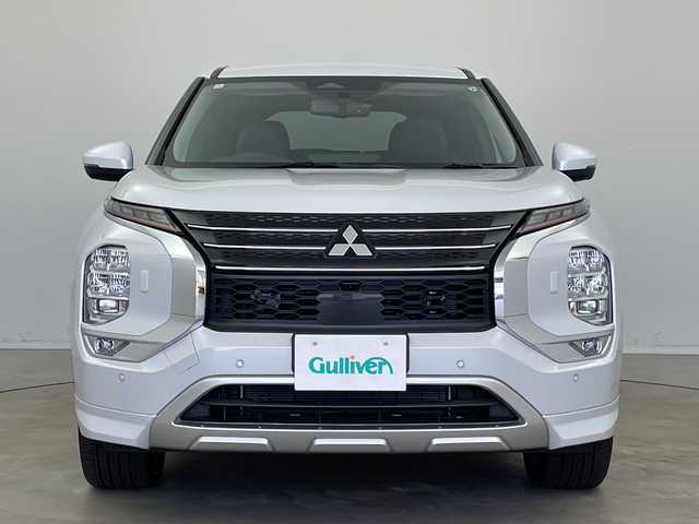 三菱 アウトランダー ＰＨＥＶ G 新潟県 2024(令6)年 0.1万km ホワイトダイヤモンド 純正ナビ/【BT/USB/TV/FM/AM/AppleCarPlay/フルセグTV】/車外カメラ【バック/サイド/全方位】/コーナーセンサー【前後】/追従型クルーズコントロール/衝突軽減防止/横滑り防止/レーンキープアシスト/BSM/LEDヘッドライト/オートライト/オートマチックハイビーム/ダブル＋サイド＋カーテンエアバッグ/プラグインHV/レザーステアリング/ステアリングスイッチ/パドルシフト/スマートキー/AAC/ハーフレザー/パワーシート/前席シートヒーター/純正フロアマット/純正アルミホイール