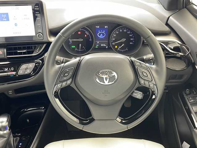 トヨタ Ｃ－ＨＲ G モード ネロ セーフティプラス 沖縄県 2021(令3)年 3.4万km ブラックマイカ 純正ディスプレイオーディオ/　Bluetooth/USB/パノラミックビューモニター/ビルトインETC/前後ドライブレコーダー/アダプティブクルーズコントロール/レーンキープアシスト/前後コーナーセンサー/オートマチックハイビーム/オートライト/LEDヘッドライト/合皮シート/前席シートヒーター/純正18インチAW/純正フロアマット/プッシュスタート/スマートキー/保証書