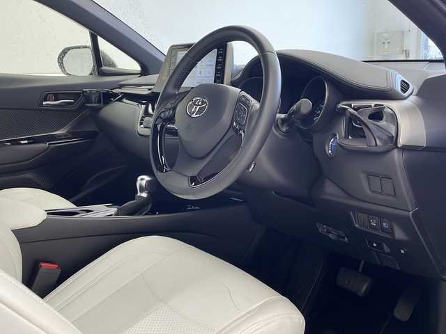 トヨタ Ｃ－ＨＲ G モード ネロ セーフティプラス 沖縄県 2021(令3)年 3.4万km ブラックマイカ 純正ディスプレイオーディオ/　Bluetooth/USB/パノラミックビューモニター/ビルトインETC/前後ドライブレコーダー/アダプティブクルーズコントロール/レーンキープアシスト/前後コーナーセンサー/オートマチックハイビーム/オートライト/LEDヘッドライト/合皮シート/前席シートヒーター/純正18インチAW/純正フロアマット/プッシュスタート/スマートキー/保証書