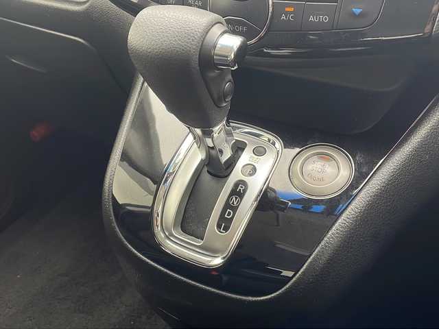 日産 セレナ ハイウェイスター Sハイブリッド 沖縄県 2014(平26)年 8.7万km ダイヤモンドブラック 純正SDナビ（MM514D-L)/　CD/DVD/SD/BT/フルセグ/バックカメラ/純正フリップダウンモニター/ビルトインETC/両側パワースライドドア/衝突被害軽減システム/クルーズコントロール/レーンキープアシスト/アイドリングストップ/LEDヘッドライト/オートライト/純正16インチAW/純正フロアマット/プッシュスタート/スマートキ―/保証書