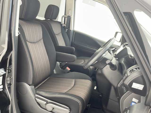 日産 セレナ ハイウェイスター Sハイブリッド 沖縄県 2014(平26)年 8.7万km ダイヤモンドブラック 純正SDナビ（MM514D-L)/　CD/DVD/SD/BT/フルセグ/バックカメラ/純正フリップダウンモニター/ビルトインETC/両側パワースライドドア/衝突被害軽減システム/クルーズコントロール/レーンキープアシスト/アイドリングストップ/LEDヘッドライト/オートライト/純正16インチAW/純正フロアマット/プッシュスタート/スマートキ―/保証書