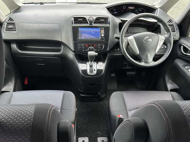 日産 セレナ ハイウェイスター S HV Vエアロ 山梨県 2013(平25)年 7万km ブリリアントホワイトパール 純正フロントエアロ/純正SDナビ/　(CD/DVD/SD/USB/iPod/BT)/バックカメラ/両側パワースライドドア/クルーズコントロール/HIDオートライト/16インチ純正アルミホイール/ダブルオートエアコン/スマートキー/ビルトインETC