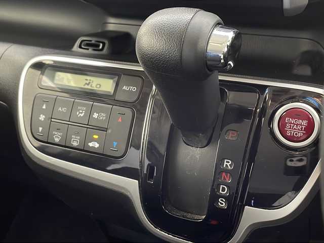 ホンダ Ｎ ＢＯＸ G ターボ Lパッケージ 千葉県 2015(平27)年 5.3万km プレミアムホワイトパールⅡ 社外パナソニックSDナビ/Bluetooth フルセグTV/バックカメラ/両側パワースライドドア/パドルシフト/クルーズコントロール/純正フロアマット/ヘッドライトレベライザー/アイドリングストップ/横滑り防止機能/プッシュスタート/スマートキー