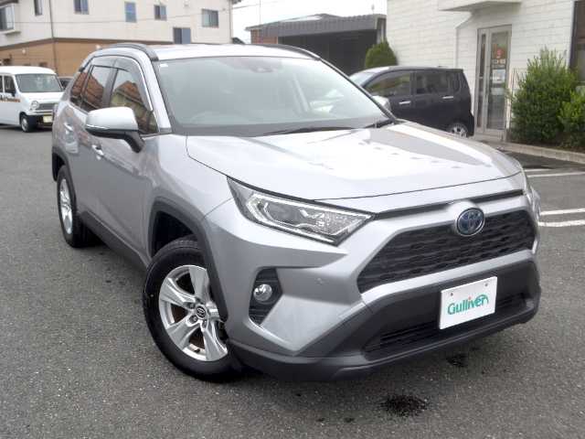 トヨタ ＲＡＶ４ ハイブリットX 宮城県 2021(令3)年 1.3万km シルバーメタリック /　1オーナー/　純正ナビ/　フルセグTV/　Bluetooth/　CD/DVD/　バックカメラ/　ビルトインETC/　全方位ドラレコ/　LEDヘッドライト/　フォグランプ/　トヨタセーフティセンス/　　・プリクラッシュセーフティ/　　・レーントレーシングアシスト/　　・レーダークルーズコントロール/　　・オートマチックハイビーム/　　・ロードサインアシスト/　インテリジェントクリアランスソナー/　リヤクロストラフィックオートブレーキ /　ブラインドスポットモニター　　　　/　純正17インチAW/　スマートキー/　スペアキーあり/　フロアマット/　ドアバイザー/