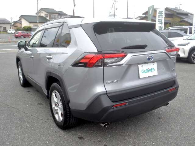 トヨタ ＲＡＶ４ ハイブリットX 宮城県 2021(令3)年 1.3万km シルバーメタリック /　1オーナー/　純正ナビ/　フルセグTV/　Bluetooth/　CD/DVD/　バックカメラ/　ビルトインETC/　全方位ドラレコ/　LEDヘッドライト/　フォグランプ/　トヨタセーフティセンス/　　・プリクラッシュセーフティ/　　・レーントレーシングアシスト/　　・レーダークルーズコントロール/　　・オートマチックハイビーム/　　・ロードサインアシスト/　インテリジェントクリアランスソナー/　リヤクロストラフィックオートブレーキ /　ブラインドスポットモニター　　　　/　純正17インチAW/　スマートキー/　スペアキーあり/　フロアマット/　ドアバイザー/