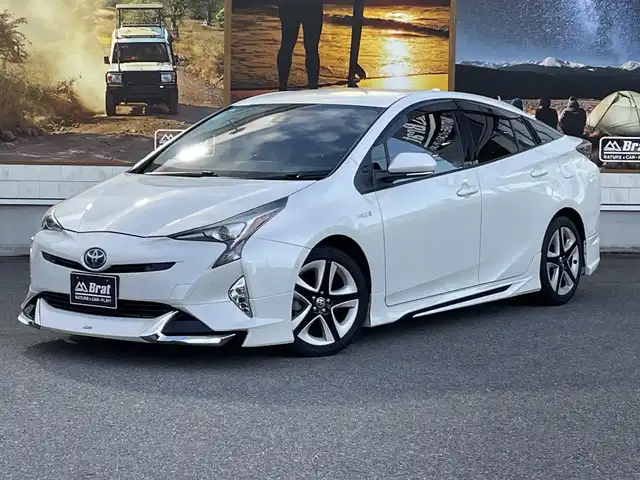 トヨタ プリウス A プレミアム　ツーリングセレ 愛知県 2016(平28)年 8.9万km ホワイトパールクリスタルシャイン モデリスタエアロ /トヨタセーフティセンス /レーダークルーズコントロール /パーキングアシスト /ナビ /フルセグTV /バックカメラ /ビルトインETC /合皮シート /シートヒーター /プッシュスタート/スマートキー