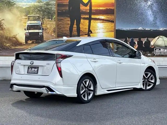 トヨタ プリウス A プレミアム　ツーリングセレ 愛知県 2016(平28)年 8.9万km ホワイトパールクリスタルシャイン モデリスタエアロ /トヨタセーフティセンス /レーダークルーズコントロール /パーキングアシスト /ナビ /フルセグTV /バックカメラ /ビルトインETC /合皮シート /シートヒーター /プッシュスタート/スマートキー