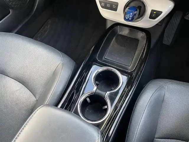 トヨタ プリウス A プレミアム　ツーリングセレ 愛知県 2016(平28)年 8.9万km ホワイトパールクリスタルシャイン モデリスタエアロ /トヨタセーフティセンス /レーダークルーズコントロール /パーキングアシスト /ナビ /フルセグTV /バックカメラ /ビルトインETC /合皮シート /シートヒーター /プッシュスタート/スマートキー