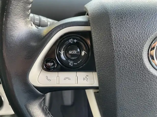 トヨタ プリウス A プレミアム　ツーリングセレ 愛知県 2016(平28)年 8.9万km ホワイトパールクリスタルシャイン モデリスタエアロ /トヨタセーフティセンス /レーダークルーズコントロール /パーキングアシスト /ナビ /フルセグTV /バックカメラ /ビルトインETC /合皮シート /シートヒーター /プッシュスタート/スマートキー