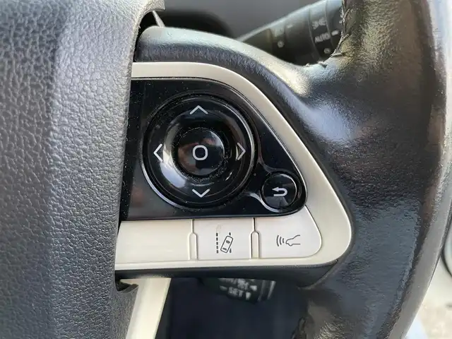 トヨタ プリウス A プレミアム　ツーリングセレ 愛知県 2016(平28)年 8.9万km ホワイトパールクリスタルシャイン モデリスタエアロ /トヨタセーフティセンス /レーダークルーズコントロール /パーキングアシスト /ナビ /フルセグTV /バックカメラ /ビルトインETC /合皮シート /シートヒーター /プッシュスタート/スマートキー