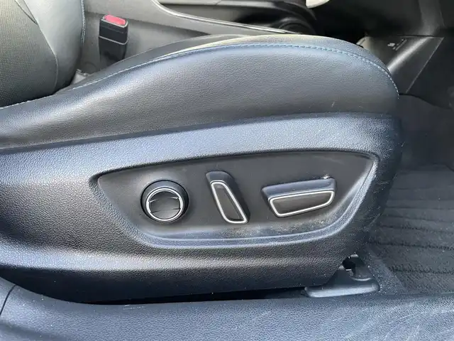 トヨタ プリウス A プレミアム　ツーリングセレ 愛知県 2016(平28)年 8.9万km ホワイトパールクリスタルシャイン モデリスタエアロ /トヨタセーフティセンス /レーダークルーズコントロール /パーキングアシスト /ナビ /フルセグTV /バックカメラ /ビルトインETC /合皮シート /シートヒーター /プッシュスタート/スマートキー