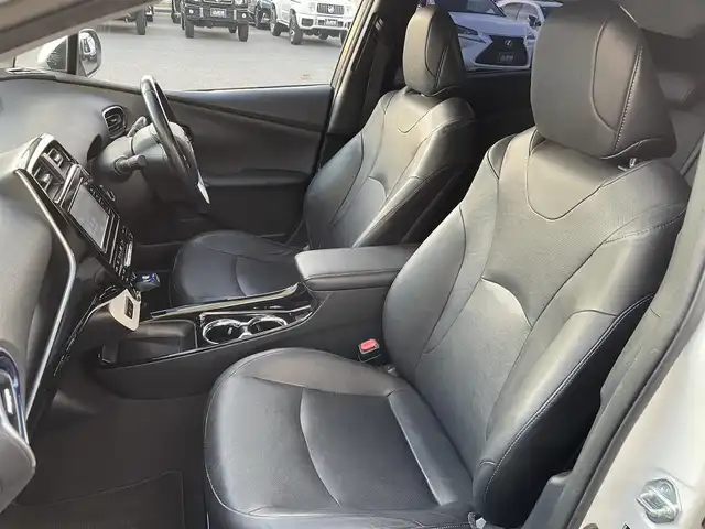 トヨタ プリウス A プレミアム　ツーリングセレ 愛知県 2016(平28)年 8.9万km ホワイトパールクリスタルシャイン モデリスタエアロ /トヨタセーフティセンス /レーダークルーズコントロール /パーキングアシスト /ナビ /フルセグTV /バックカメラ /ビルトインETC /合皮シート /シートヒーター /プッシュスタート/スマートキー