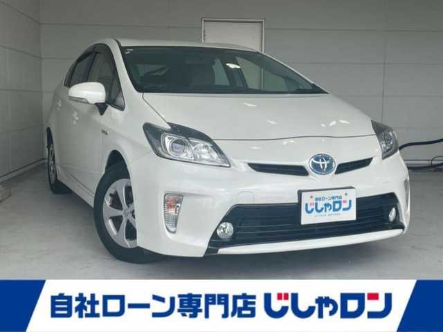 トヨタ プリウス S 沖縄県 2013(平25)年 5.6万km ホワイトパールクリスタルシャイン (株)IDOMが運営する【じしゃロンコザ店】の自社ローン専用車両になりますこちらは現金またはオートローンご利用時の価格です。自社ローンご希望の方は別途その旨お申付け下さい/純正ナビ　/バックカメラ　/ＥＴＣ　/プッシュスタート　/スマートキー　/オートライト　/純正フロアマット　/パワーステアリング　/パワーウィンドウ