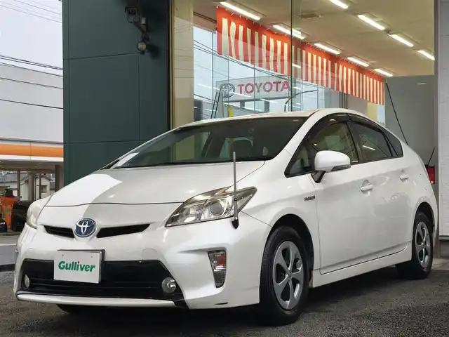 トヨタ プリウス G 熊本県 2014(平26)年 16.7万km ホワイトパールクリスタルシャイン 純正8型ナビ（NSZA-X64T）/【フルセグTV/CD/DVD/BT/SD】/バックカメラ/クルーズコントロール/ステアリングリモコン/前後ドライブレコーダー/ビルトインETC/ハーフレザーシート/D席パワーシート/HIDオートライト/フォグランプ/スマートキー/プッシュスタート/純正フロアマット/純正ドアバイザー/取扱説明書(車両/ナビ)/保証書