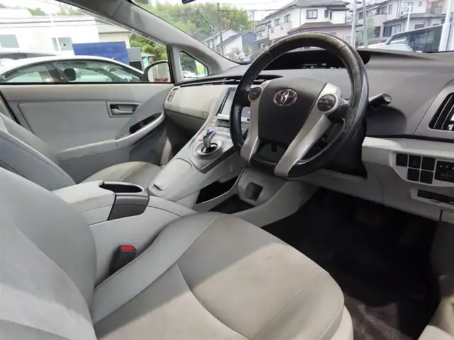 トヨタ プリウス G 熊本県 2014(平26)年 16.7万km ホワイトパールクリスタルシャイン 純正8型ナビ（NSZA-X64T）/【フルセグTV/CD/DVD/BT/SD】/バックカメラ/クルーズコントロール/ステアリングリモコン/前後ドライブレコーダー/ビルトインETC/ハーフレザーシート/D席パワーシート/HIDオートライト/フォグランプ/スマートキー/プッシュスタート/純正フロアマット/純正ドアバイザー/取扱説明書(車両/ナビ)/保証書