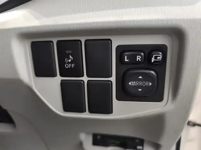 トヨタ プリウス G 熊本県 2014(平26)年 16.7万km ホワイトパールクリスタルシャイン 純正8型ナビ（NSZA-X64T）/【フルセグTV/CD/DVD/BT/SD】/バックカメラ/クルーズコントロール/ステアリングリモコン/前後ドライブレコーダー/ビルトインETC/ハーフレザーシート/D席パワーシート/HIDオートライト/フォグランプ/スマートキー/プッシュスタート/純正フロアマット/純正ドアバイザー/取扱説明書(車両/ナビ)/保証書