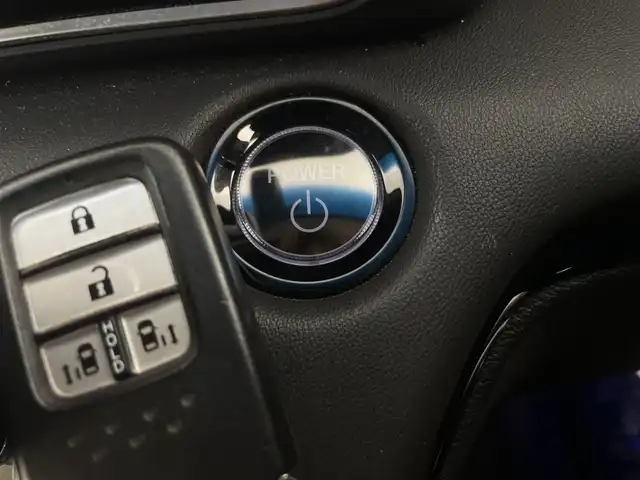 ホンダ オデッセイ ハイブリッド e:HEVアブソルート 新潟県 2021(令3)年 2万km プレミアムスパークルブラックパール ホンダセンシング/フリップダウンモニター/純正フルエアロ/純正10インチナビ/　　フルセグ/CD/DVD/BT/アラウンドビューモニター/両側パワースライドドア/レーダークルーズコントロール/ハーフレザーシート/パワーシート/LEDオートライト/純正AW付サマータイヤ車載(215/60R17)/ステアリングスイッチ/アイドリングストップ/スマートキー/ビルトインETC2.0