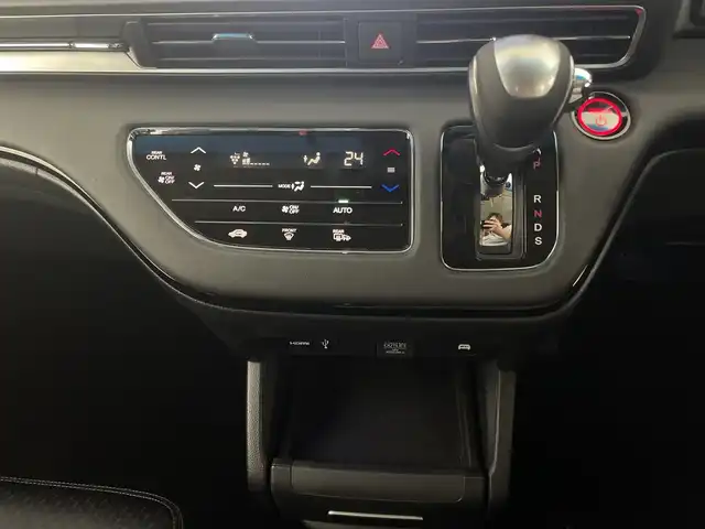 ホンダ オデッセイ ハイブリッド e:HEVアブソルート 新潟県 2021(令3)年 2万km プレミアムスパークルブラックパール ホンダセンシング/フリップダウンモニター/純正フルエアロ/純正10インチナビ/　　フルセグ/CD/DVD/BT/アラウンドビューモニター/両側パワースライドドア/レーダークルーズコントロール/ハーフレザーシート/パワーシート/LEDオートライト/純正AW付サマータイヤ車載(215/60R17)/ステアリングスイッチ/アイドリングストップ/スマートキー/ビルトインETC2.0