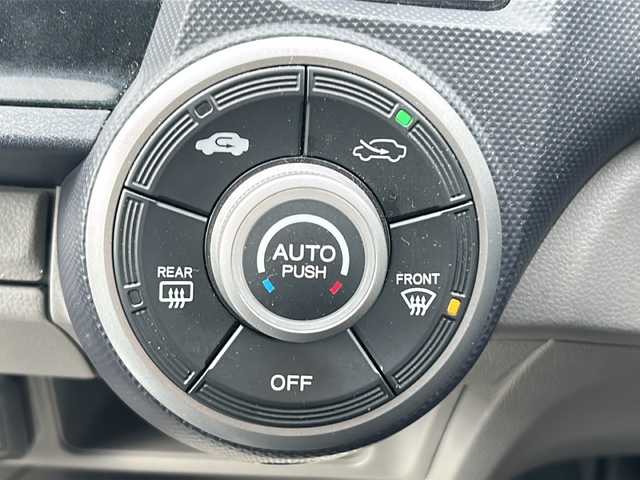 ホンダ インサイト G 愛媛県 2009(平21)年 16.7万km スペクトラムホワイトパール 純正ナビ/ETC/純正フロアマット/ファブリックシート/ワンセグTV/CDチェンジャー/パワーウィンドウ/パワーステアリング/ABS/リモコンキー