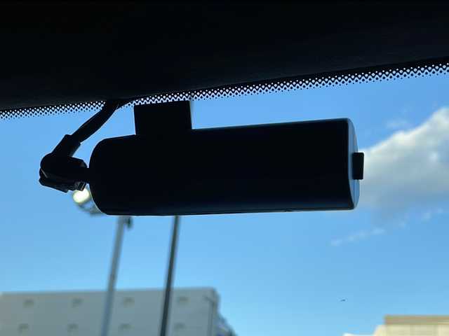 メルセデス・ベンツ ゲレンデヴァーゲン Ｇ４００ｄ AMGライン 大阪府 2024(令6)年 0.4万km 白 ワンオーナー/純正ナビ【TV/BlueTooth/AppleCarPlay】/全周囲カメラ/ボディカラー　オパリスホワイト/アダプティブダンピングシステム/AMGラインパッケージ/ラグジュアリーパッケージ/G manufakturプログラム/ブルメスターオーディオ/前席メモリー機能付パワーシート/前席ランバーサポート/前席リラクゼーション機能/前席ダイナミックシート/クライメートコントロール/エナジャイジングコンフォート/デフロック/アンビエントライト/インテリジェントライトシステム/前後ドライブレコーダー/レーダークルーズコントロール/ETC2.0