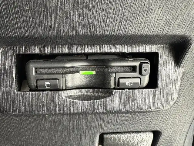 トヨタ プリウス α S ツーリングセレクション 滋賀県 2015(平27)年 7.4万km アティチュードブラックマイカ 社外7インチナビ　DVD/CD/Bluetooth/SD/フルセグ/ビルトインETC/ステアリングスイッチ/デジタルインナーミラー/電動格納ミラー/コーナーセンサー（前後）/スマートキー