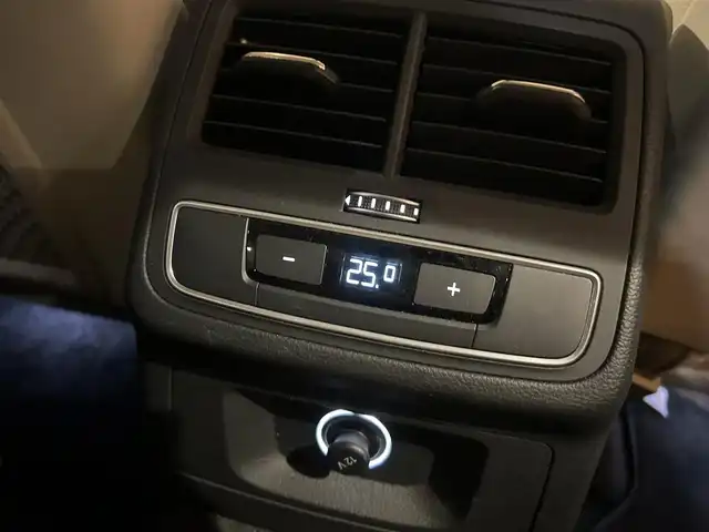 アウディ Ａ４ 2．0 TFSI クワトロ 道央・札幌 2016(平28)年 4.9万km ミトスブラックメタリック ラグジュアリーパッケージ/マトリクスLEDヘッドライト/Bang＆Olufsenサラウンド/バーチャルコックピット/パーシャルレザー/シートヒーター/純正HDDナビ フルセグ/TV バックカメラ /ACC /レーンキープアシスト/電動リアゲート