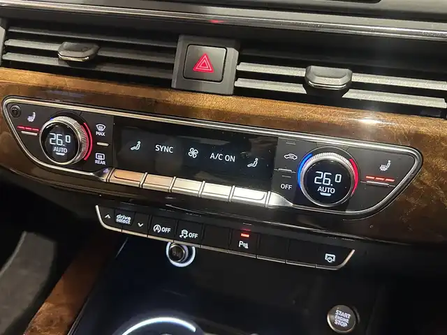 アウディ Ａ４ 2．0 TFSI クワトロ 道央・札幌 2016(平28)年 4.9万km ミトスブラックメタリック ラグジュアリーパッケージ/マトリクスLEDヘッドライト/Bang＆Olufsenサラウンド/バーチャルコックピット/パーシャルレザー/シートヒーター/純正HDDナビ フルセグ/TV バックカメラ /ACC /レーンキープアシスト/電動リアゲート