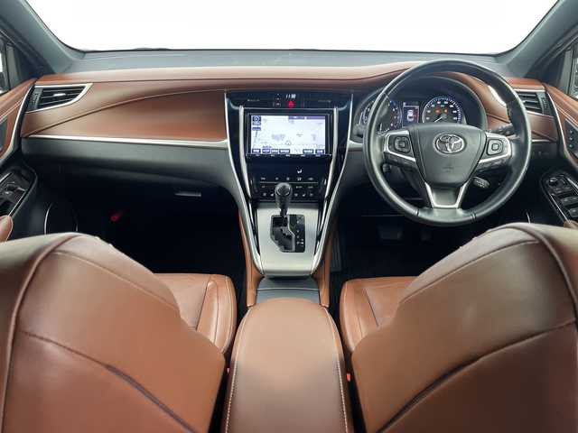 トヨタ ハリアー プレミアム メタル&レザーP 埼玉県 2018(平30)年 4.5万km ホワイトパールクリスタルシャイン 純正9インチナビ/　(Bluetooth/CD/DVD/FM/AM)/フルセグテレビ/バックカメラ/ビルトインETC/パワーバックドア/レザーシート/クルーズコントロール/車線逸脱警報/クリアランスソナー/シートヒーター/エアーシート/メモリ付きパワーシート/電子パーキングシステム/ブレーキホールド/プッシュスタート/オートLEDライト/オートハイビーム/純正18インチアルミホイール